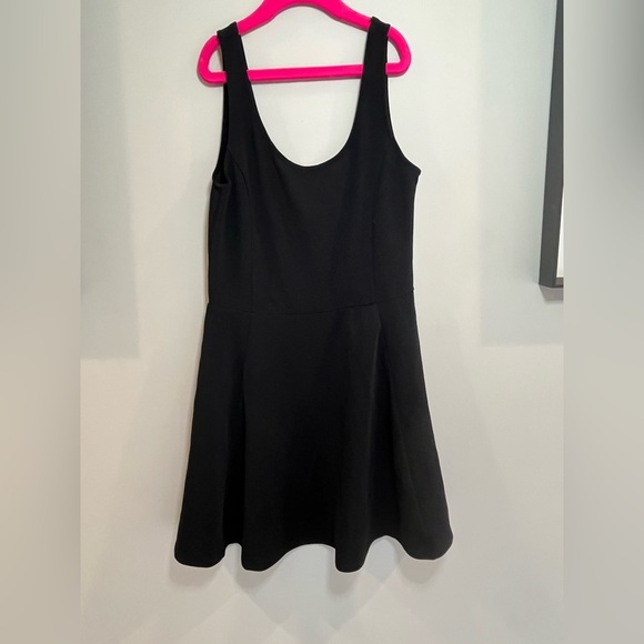 H&M Dresses & Skirts - H&M Classic Black Mini Dress